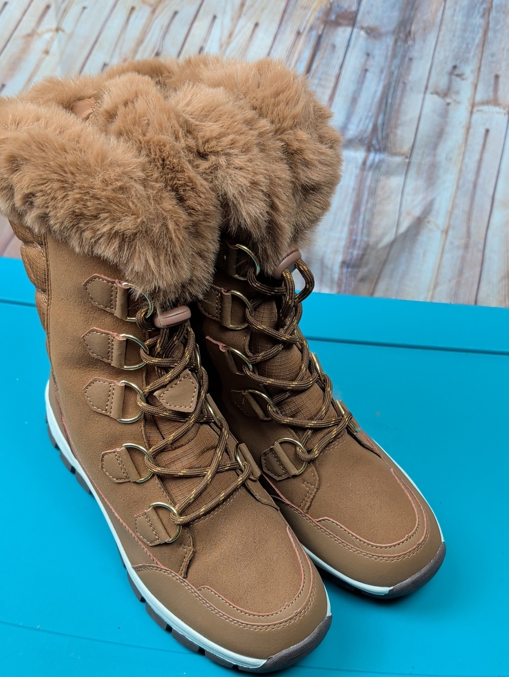 Dream Pairs Women's Tan Faux Fur Lace-Up Winter Boots 9 Brand New